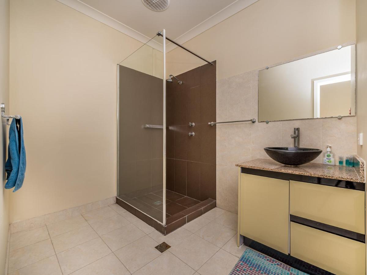 Seafront Unit 49 Villa Джуриън Бей Екстериор снимка