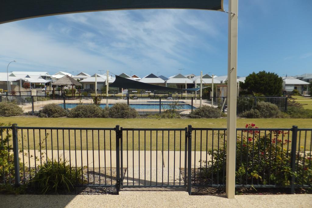 Seafront Unit 49 Villa Джуриън Бей Екстериор снимка