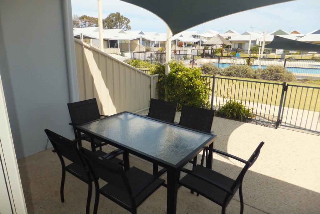 Seafront Unit 49 Villa Джуриън Бей Екстериор снимка