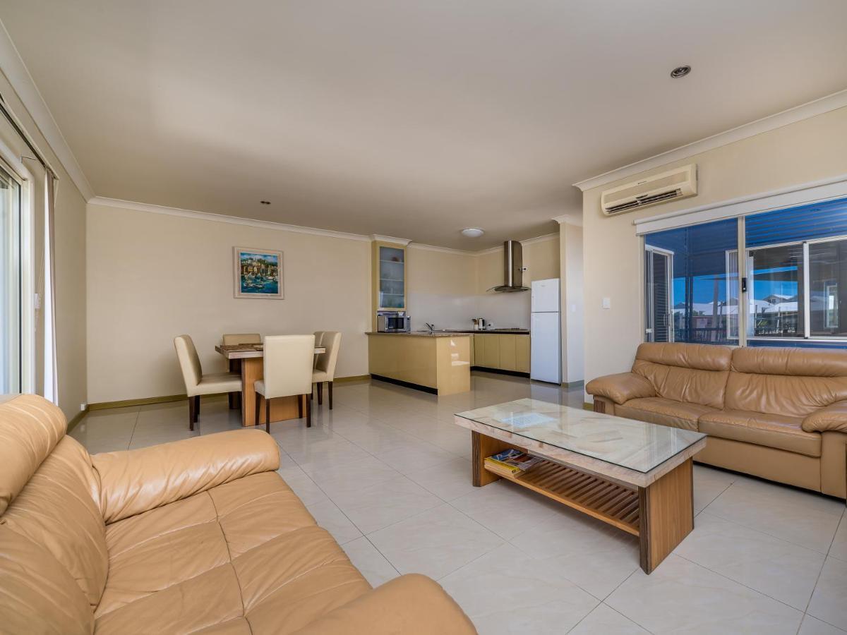 Seafront Unit 49 Villa Джуриън Бей Екстериор снимка