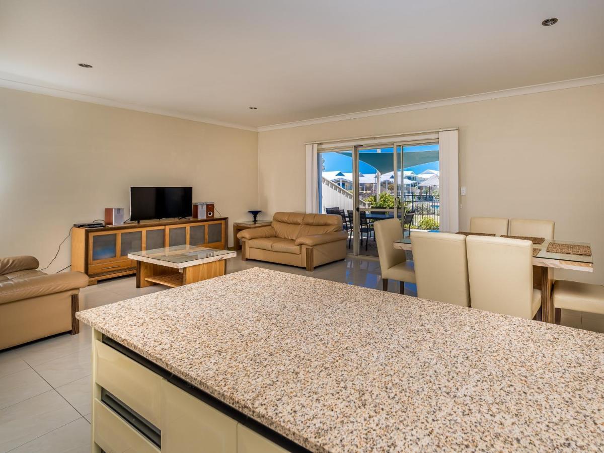 Seafront Unit 49 Villa Джуриън Бей Екстериор снимка